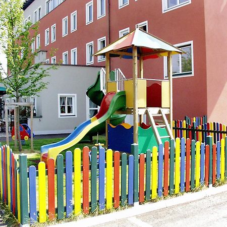 Hotel Servus Europa Suben Buitenkant foto